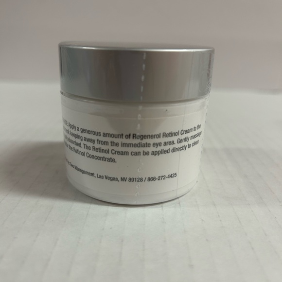 Consult Beaute Retinol Cream - Picture 7 of 9